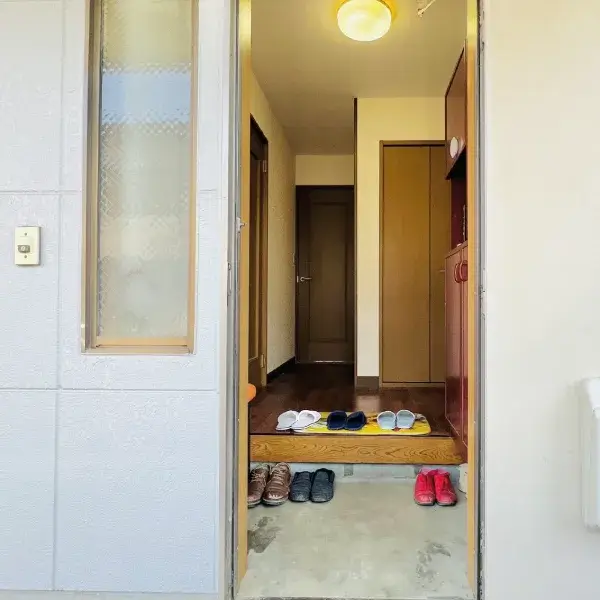 治療院の玄関内の様子